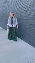 Load and play video in Gallery viewer, Tidings Maxi Skirt in Green
